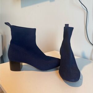 Elegant Knit Ankle Boots in Navy